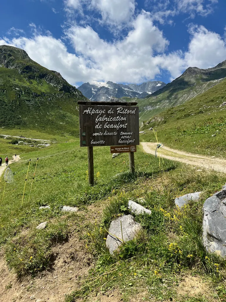 Panneau de l'alpage du Ritord : vente directe de Beaufort, tomme et sérac