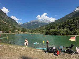 Baignade au lac de Bozel en famille : notre guide pratique